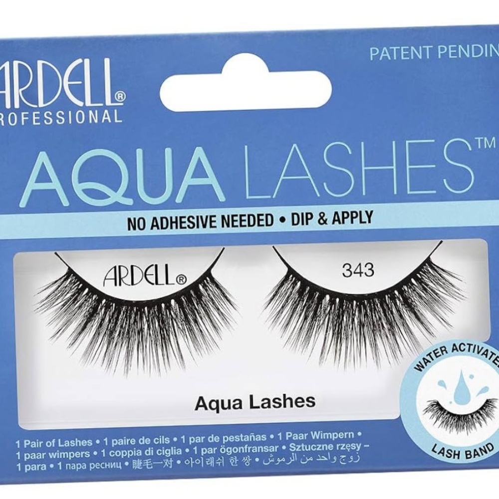 New in box. Aqua lashes. Just dip in water and apply
